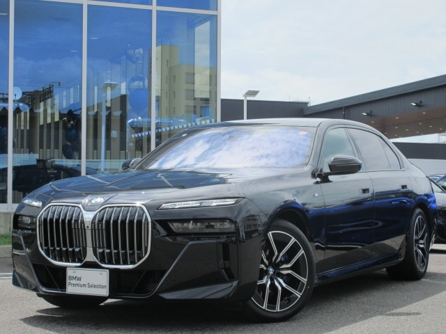 名鉄BMW プレミアムセレクション岐阜では良質な認定中古車を取り揃えています。展示場から岐阜城が見えるロケーションに位置します。(058)259-3303 までお気軽にお問い合わせください！！