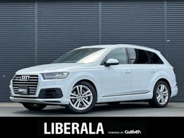 アウディ Q7 55 TFSI クワトロ  Sラインパッケージ4WD 7シ-タ-P リアアシスタンスP フリップダウ