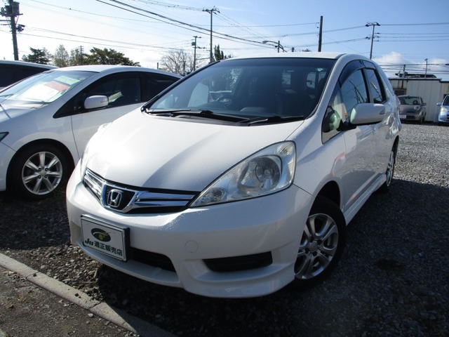 2012年 フィットシャトル 1.5X Sパッケージ 4WD 入庫しました。エアB ABS インテリキー CD Bカメラ  ETC  お問い合わせは『0138-46-3534』まで、お気軽にお電話ください！