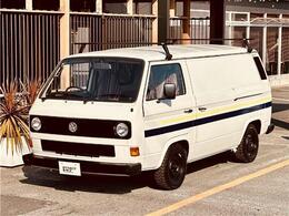 フォルクスワーゲン カラベル 正規ディーラー車 トランスポーター 床ウッド張リ セカンドベンチシート