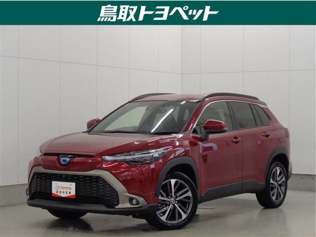 ハイブリッドでコンパクトなSUV！低燃費なのに力強い走り！パノラミックビューモニタ付で見渡しも良好♪