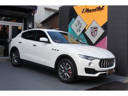 マセラティ レヴァンテ 3.0 4WD ディーゼル車　右H　電動ガラスルーフ