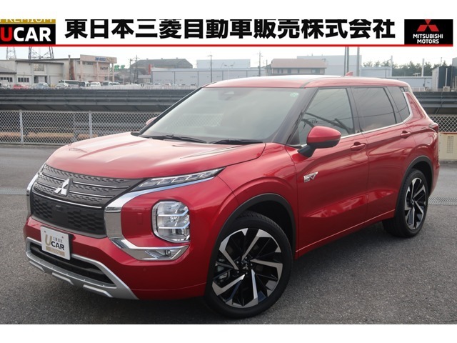 令和6年式　アウトランダーPHEV　P　禁煙車　7人乗り　純正スマホ連携ナビ　電動パノラマサンルーフ　後側方検知　誤発進抑制　バック＆アラウンドカメラ　レ-ダ-クル-ズ