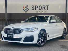 BMW 5シリーズ 523d xドライブ Mスポーツ ディーゼルターボ 4WD AppleCarPlay /ヘッドアップディスプレイ/