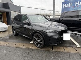 BMW X5 M60i xドライブ 4WD 