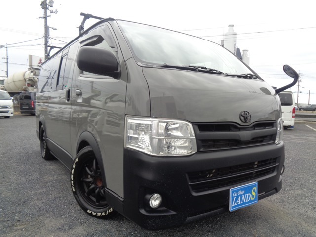 ハイエースバン入荷☆全塗装済車☆タイミングベルト交換済☆ベッドキット付☆