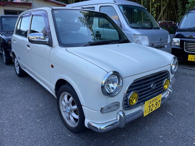 オートガレージキャロルです♪とっておきの車輌が入荷致しました！！お買得価格にてご奉仕中ですのでお気軽にお問合せ下さい！！