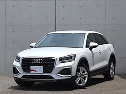 アウディ Q2 35 TFSI アドバンスト スマートフォンインターフェース　Rカメラ