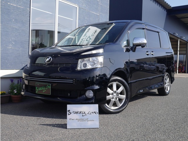 ヴォクシー　ZSキラメキII　4WD！入庫しました！
