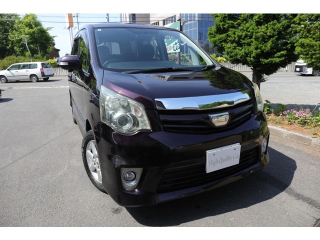 ボディーも室内もとてもきれいな車です。