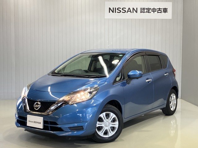 平成29年式ノ-トXが入庫しました。発進から高速道路までスムースに力強く走れます。軽快で小気味良い走りがいつもの道まで楽しくします。