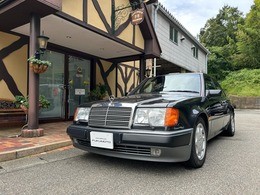 メルセデス・ベンツ Eクラス 500E パワステ/ パワーウィンドウ/ エアコン・ク