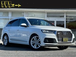 アウディ Q7 55 TFSI クワトロ  Sラインパッケージ4WD パノラマSR　マトリクスLED　黒革　7人乗り