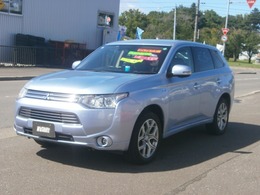 三菱 アウトランダーPHEV 2.0 G プレミアムパッケージ 4WD 