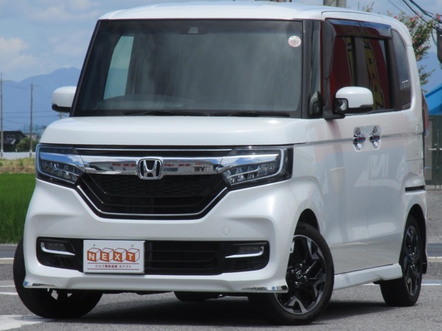 軽自動車を中心に常時40台の車両を展示しております　全国登録・納車可能です　下取り・買い取りもネクスト彦根店へご相談ください