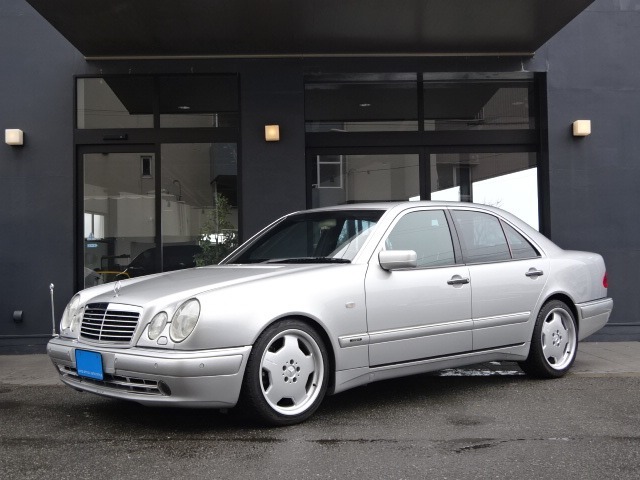 ◆平成9年2月登録　M.BENZ　E50AMG　走行9，541km　希少な低走行E50　セレクトさせて頂きました◆