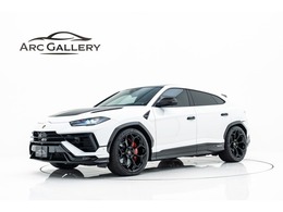 ランボルギーニ ウルス ペルフォルマンテ 4WD フルカーボンエクステリアパッケージ　カー
