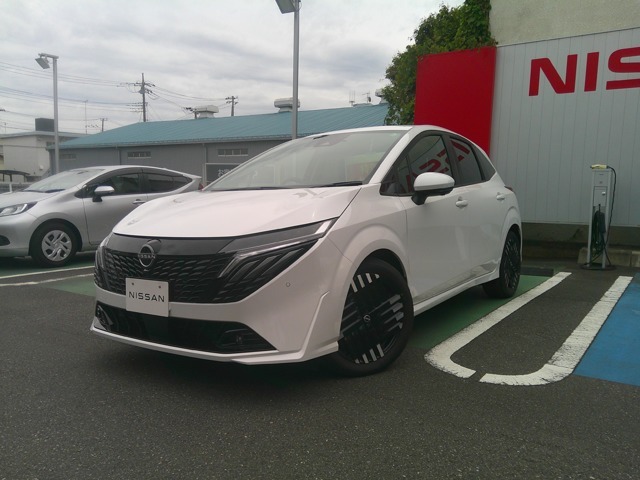 令和6年　ノートオーラ試乗車あがり　入庫しました。充実装備。走行少なめのオススメな1台です。
