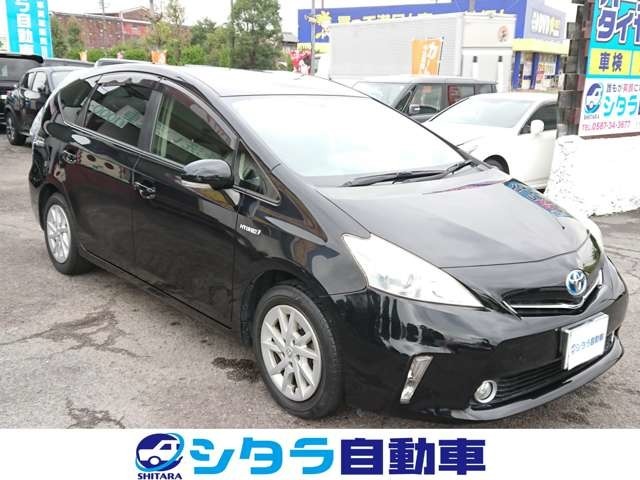 荷室が広くてプライベートからビジネスまで使いやすいプリウスαが入庫しました！走行距離は多いですがコンディション良好です。