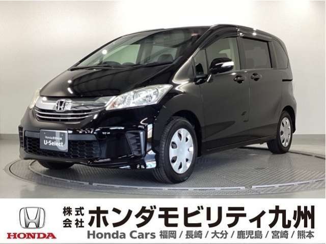 日本の町並みに丁度良い、全長約4.3mのコンパクトサイズ3列シート7人乗ミニバンです。室内は見た目以上に広々です。運転が苦手な方でも安心して運転ができるサイズですよ！