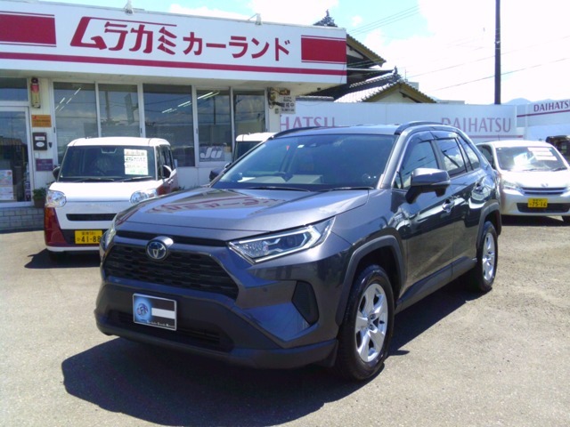 人気の「ハイブリッドSUV」のRAV4ハイブリッドが入荷しました！燃費重視の2WD車です。走行たったの35000キロのお薦め車です♪