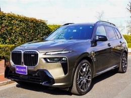 BMW X7 M60i xドライブ 4WD スカイラウンジ S R B＆Wサウンド