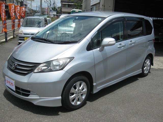 人気のフリード入庫！しかもエアロモデル！内外装美車！おススメです！