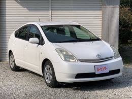 トヨタ プリウス 1.5 S ナビ　バックカメラ　ETC