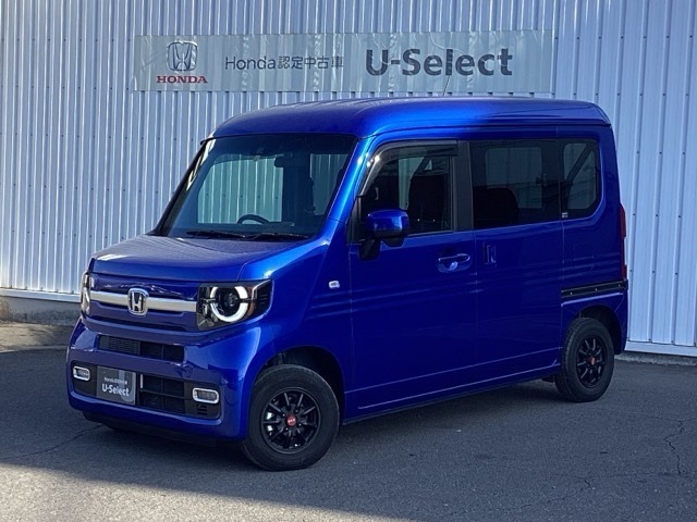 N-VAN ＋スタイル ファンターボ ホンダセンシングは、LEDヘッドライトや、フォグライト、両側スライドドア等の充実装備に、ホンダセンシングをプラスしたグレードです。