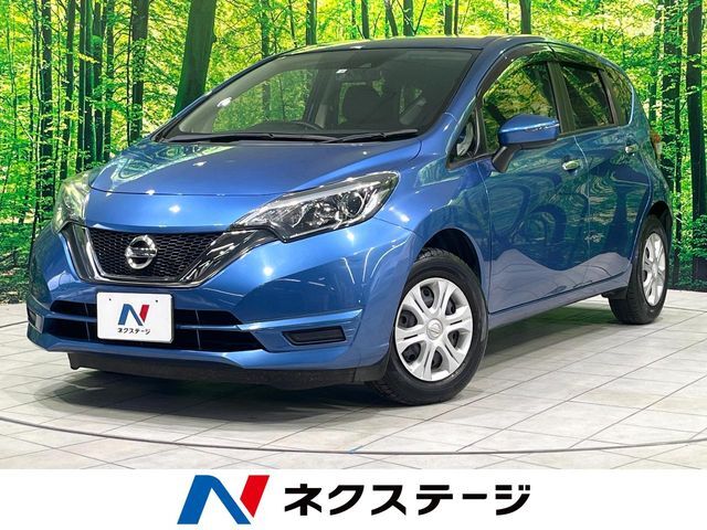禁煙車　バックカメラ　エマージェンシーブレーキ　スマートキー