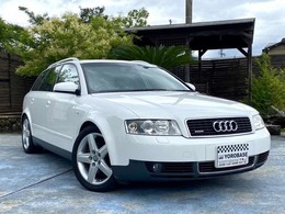 アウディ A4アバント 3.0 クワトロ スポーツ 4WD 