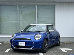 ミニ ミニ クーパーSE 3ドア FAVOUREDトリム　18インチAW