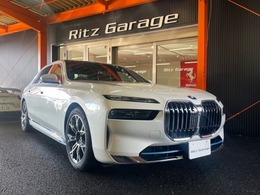 BMW i7 xドライブ60 エクセレンス 4WD 正規ディーラー車両パノラミックサンルーフ