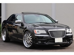 クライスラー 300 C ラグジュアリー パノラマサンルーフ/22inAW