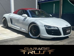 アウディ R8スパイダー 5.2 FSI クワトロ 4WD 赤革 マフラーバルブ 20インチ ローダウン