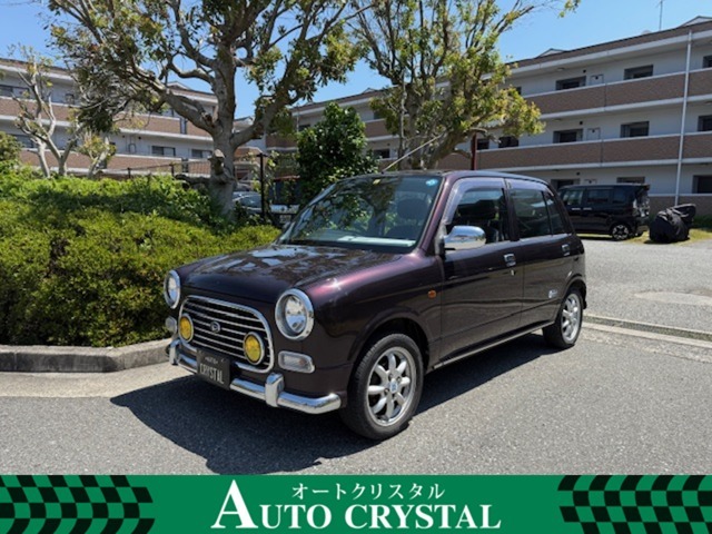 展示場に総在庫車100台以上あります。安い軽自動車が100台以上あるのは見ごたえありですよ（＾＾）全車室内徹底清掃綺麗ですよ。除菌・消臭・全車保証付。まずは通話料無料ダイアル　0078-6002-871157