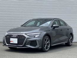 アウディ A3セダン 40 TFSI クワトロ Sライン 4WD Slineプラスパッケージ　パーシャルレザー