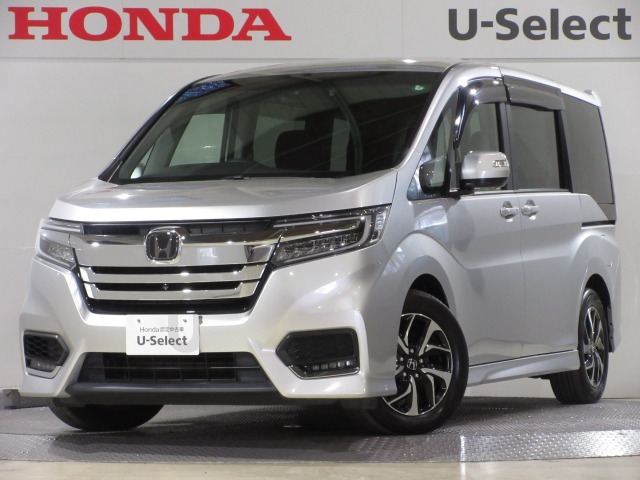 ワンオーナー車のステップワゴンスパーダ (ホンダセンシング)が入庫です。2024年、23年、22年に当社自社工場にて法定点検を実施しております。過去の整備は整備記録簿での確認ができます。