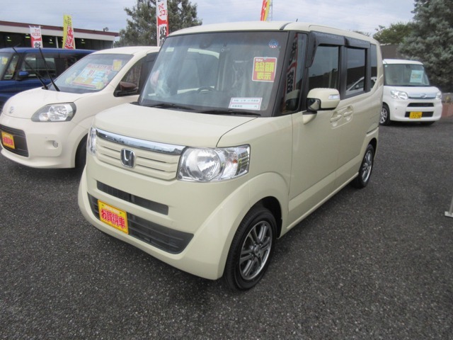 本当に綺麗な美しい車です。美ピカピカで美しい綺麗な車です。傷や擦り傷・へこみ・エクボ・汚れ・水垢・爪傷・色褪せ有りません。