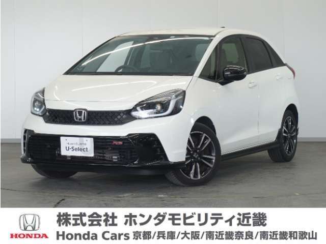 車両詳細　令和5年式　車名『フィット』　車検令和8年4月　走行3.2万Km　　ボディカラー『プラチナホワイトパール』　U-SELECTPREMIUM認定中古車　2年保証付き