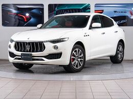 マセラティ レヴァンテ GT ハイブリッド 4WD 認定保証2年付　プレミアムPKG　サンルーフ