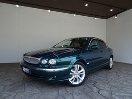 ジャガー Xタイプ 2.0 エクゼクティブ 禁煙車/記録簿/本革/純正ナビ/ドライブレコ