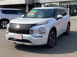 三菱 アウトランダーPHEV PHEV2.4P 4WD サンルーフ