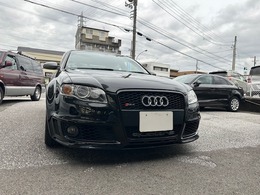 アウディ RS4 4.2 4WD ブラックスタイルリミテッド
