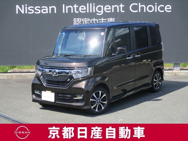 シンプルでありながら、ひと目でN-BOXとわかる洗練されたデザイン。