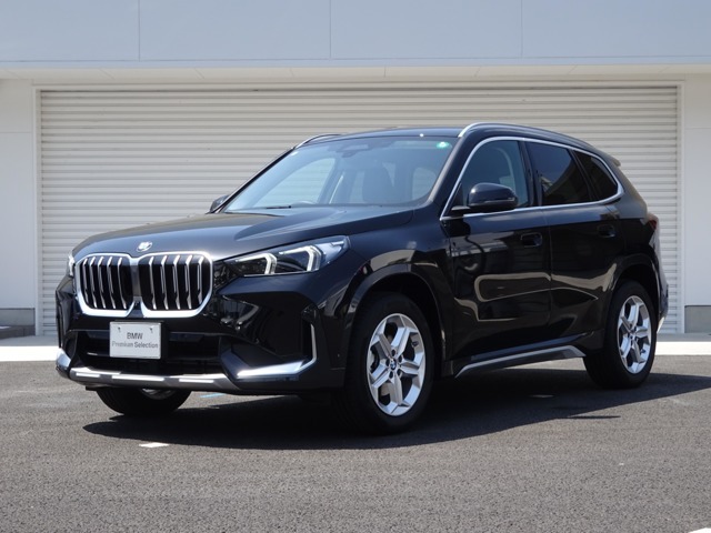 弊社のお車をご覧頂き、ありがとうございます。弊社はBMW正規販売店でございますので、ご納車前点検、お車の保証も車両価格に含まれており、ご納車後も安心してお乗り頂けます。全国にご納車が可能でございます。