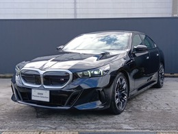 BMW i5 M60 xドライブ 4WD 認定中古車 黒革 ACC LED 全周囲カメラ