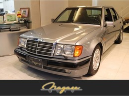 メルセデス・ベンツ ミディアムクラス 500E パールグレイ自社ユーザー車両