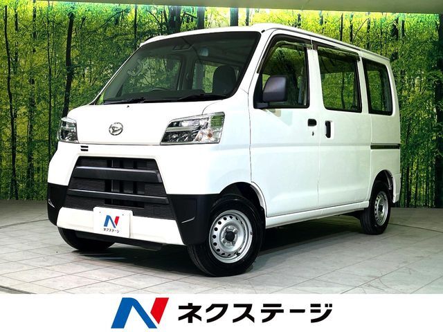4WD　AM/FMオーディオ　衝突被害軽減システム　禁煙車　LEDヘッド