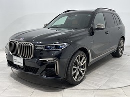 BMW X7 M50i 4WD 全国2年保証茶革6シートPルーフHarmanK